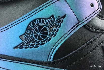 Modern 3791 1 Mid “Iridescent” 249 Jordan BQ6472- Air 0704